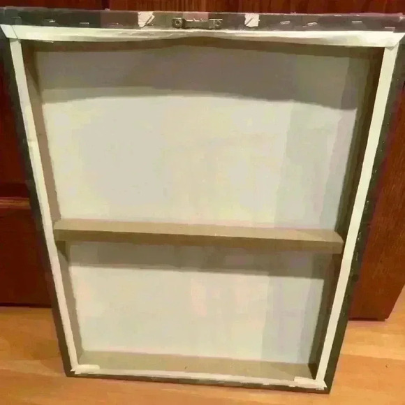 Stunning hanging flower decor - Picture 4 of 7